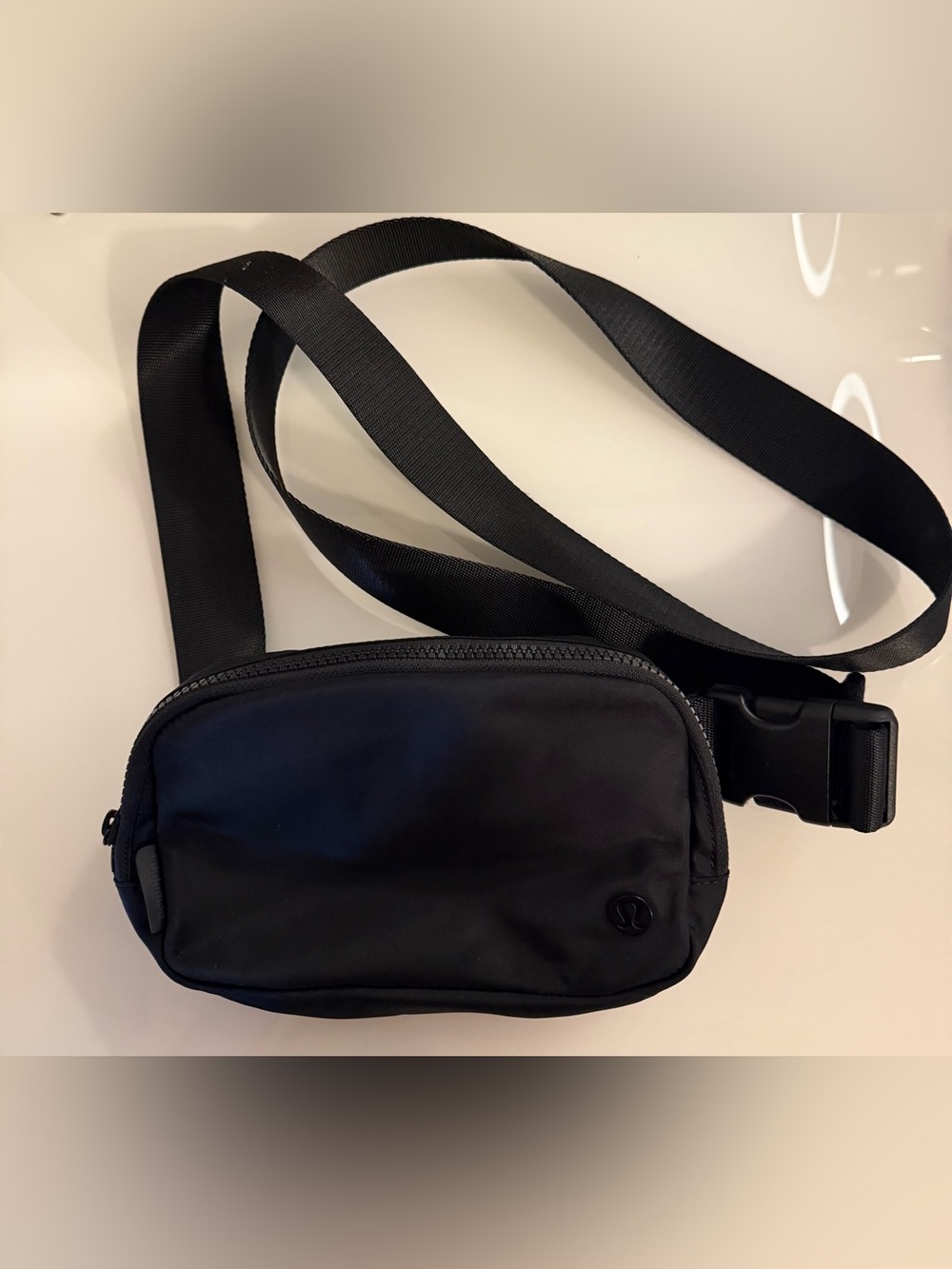 Lululemon Everywhere Belt Bag 1L (Black)